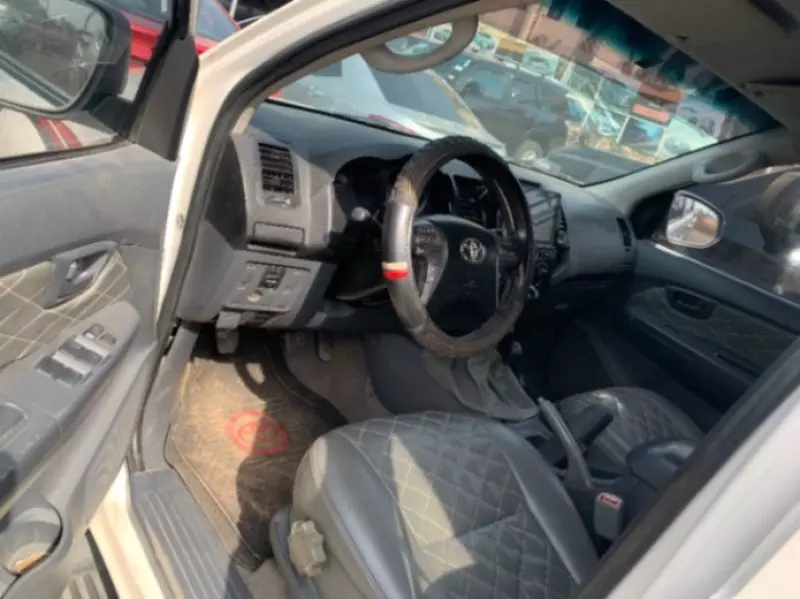 Toyota Hilux   - 2010