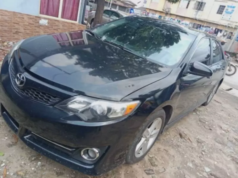 Toyota camry   - 2014