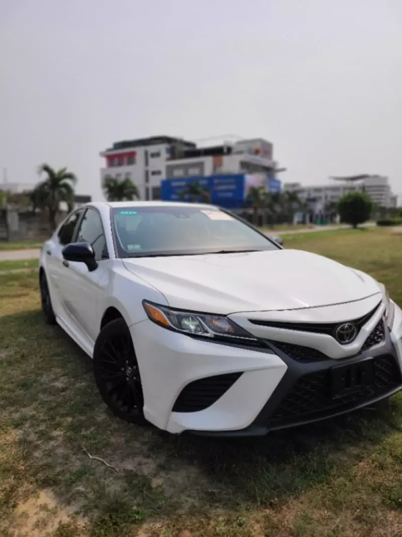 Toyota Camry   - 2019