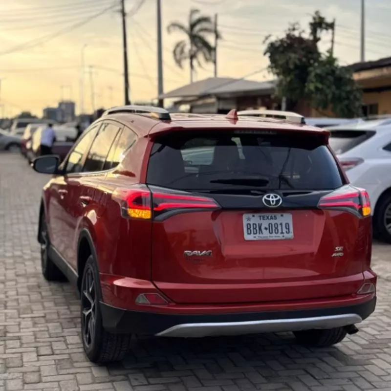 Toyota RAV 4   - 2016