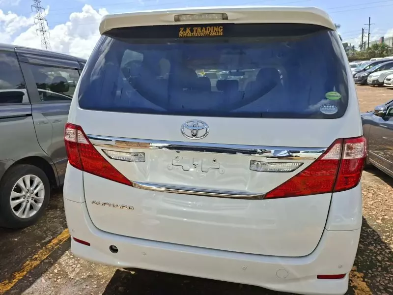 Toyota Alphard   - 2013