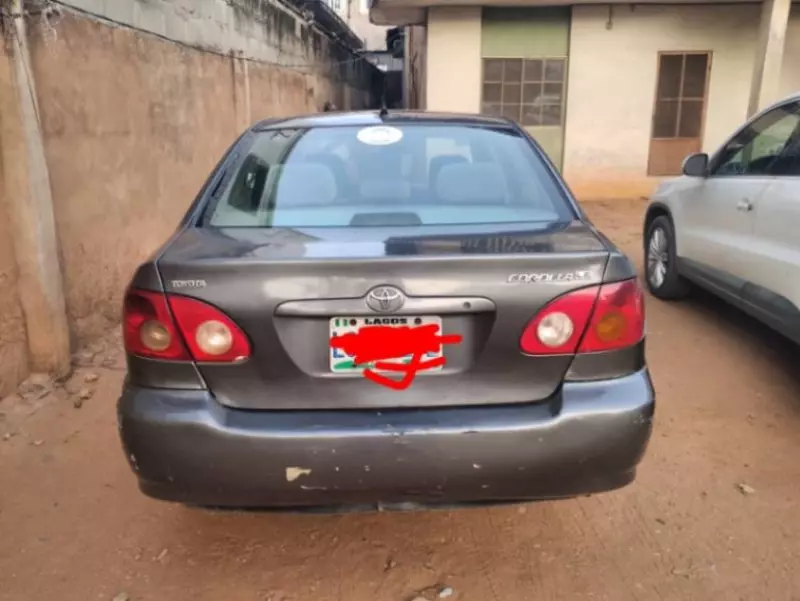 Toyota Corolla   - 2005