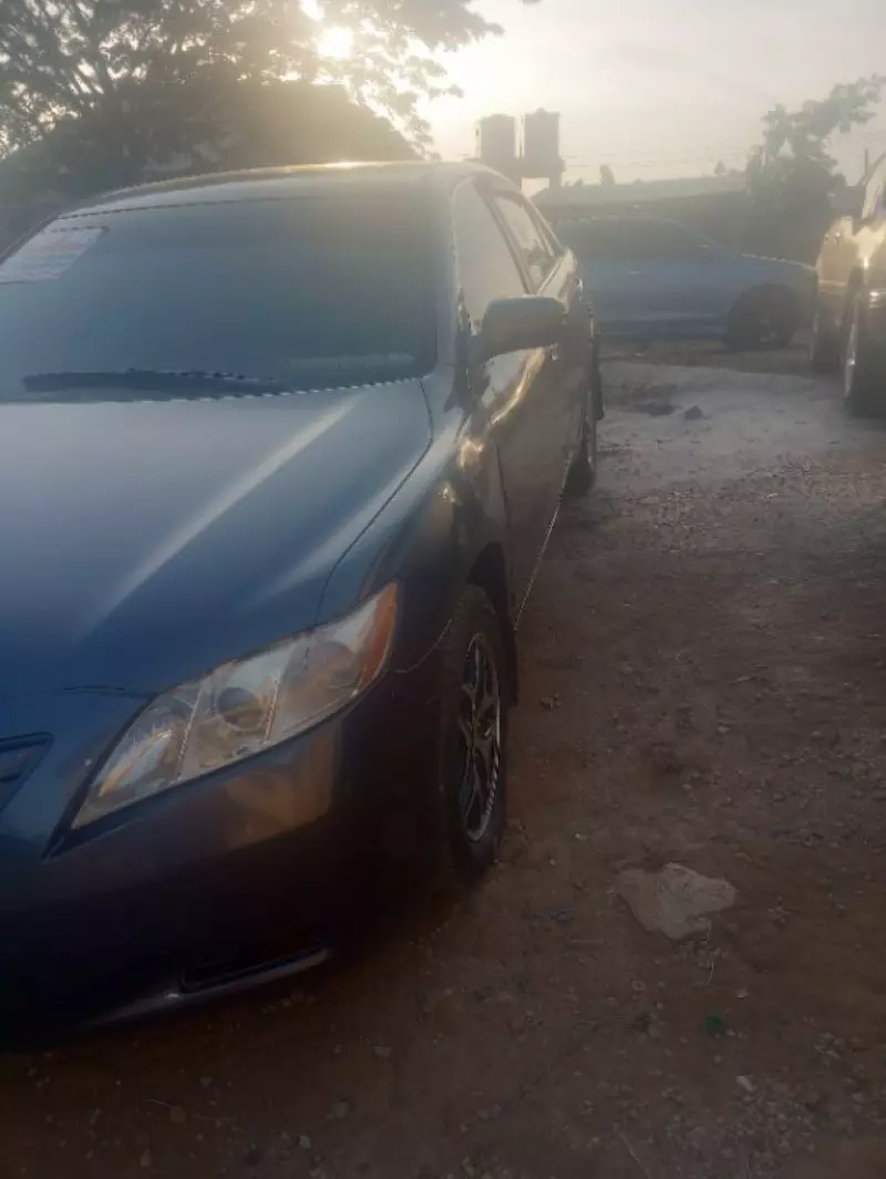 Toyota Camry   - 2009