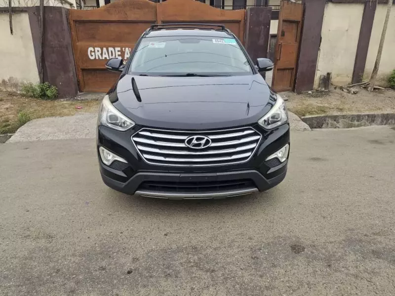Hyundai Santa Fe   - 2013