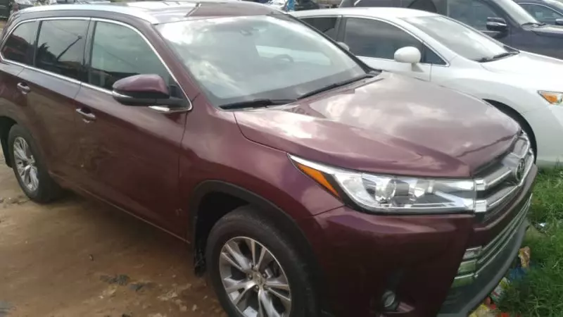 Toyota Highlander   - 2016