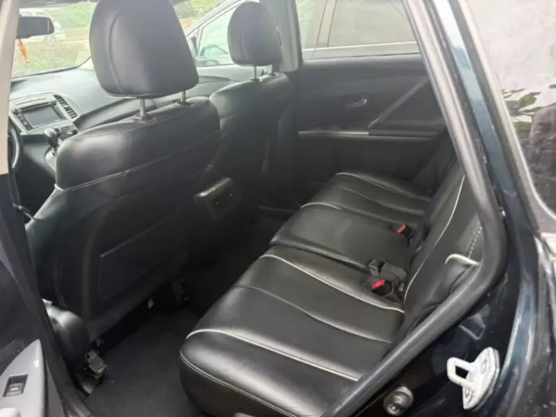 Toyota Venza   - 2013