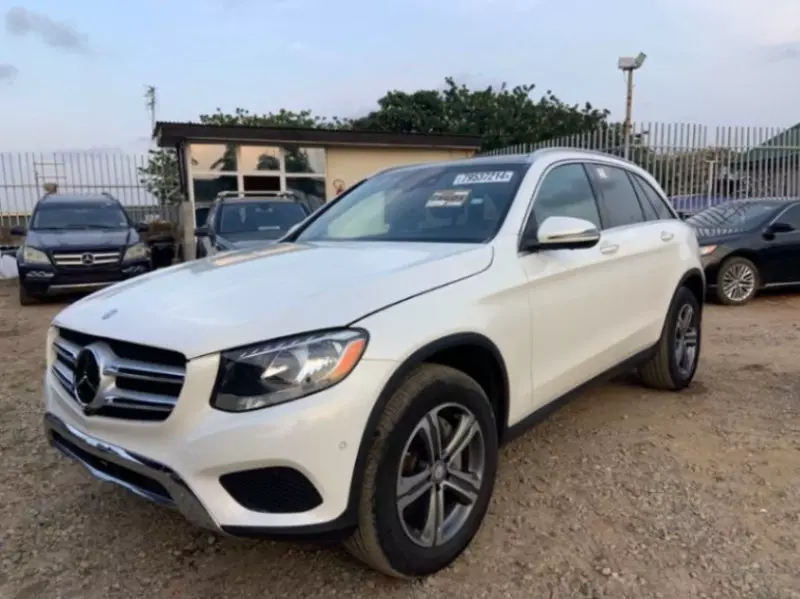 Mercedes-Benz GLC 300   - 2017