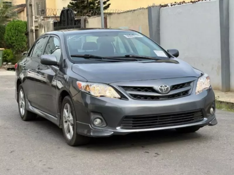 Toyota Corolla   - 2011