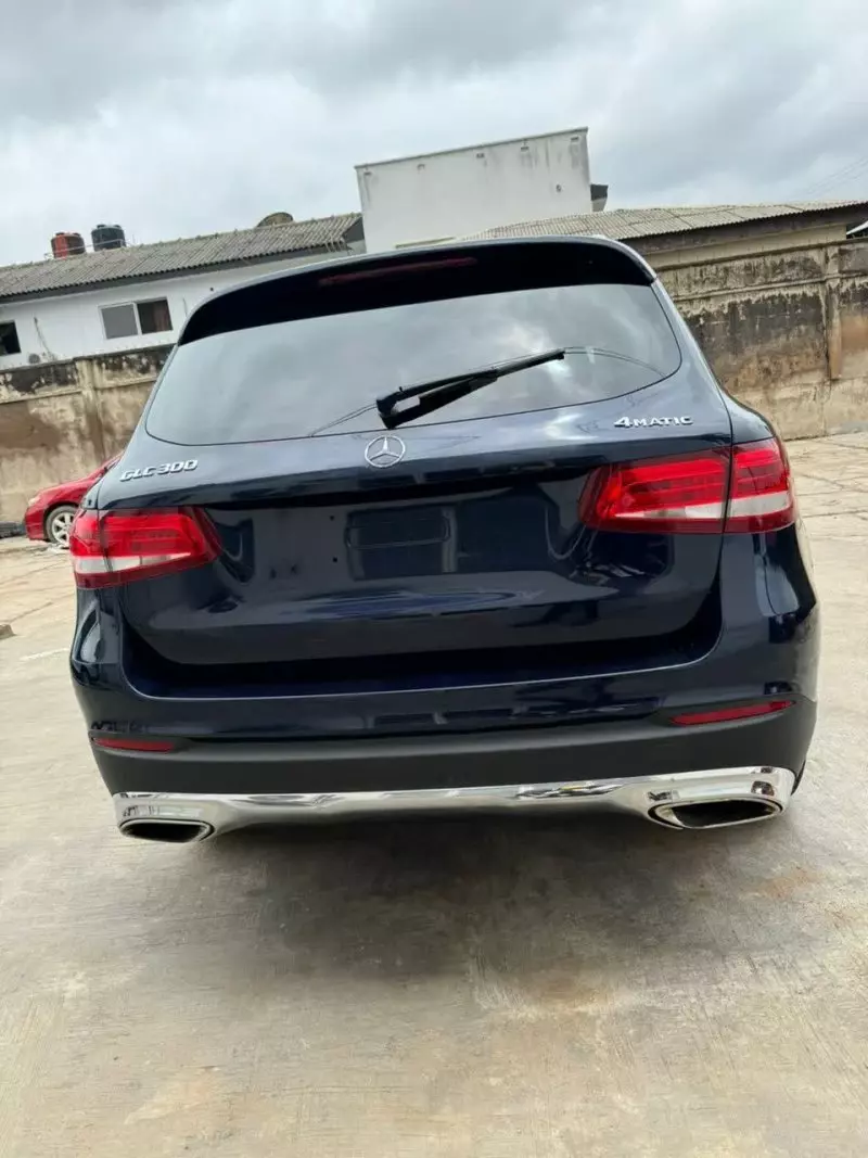 Mercedes-Benz GLC 300   - 2016