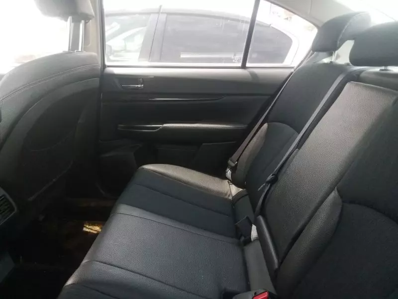 Subaru Legacy   - 2011