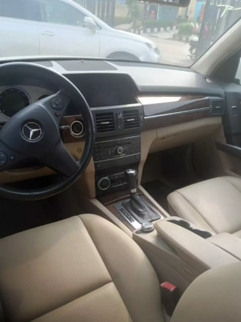 Mercedes-Benz GLK 350   - 2012