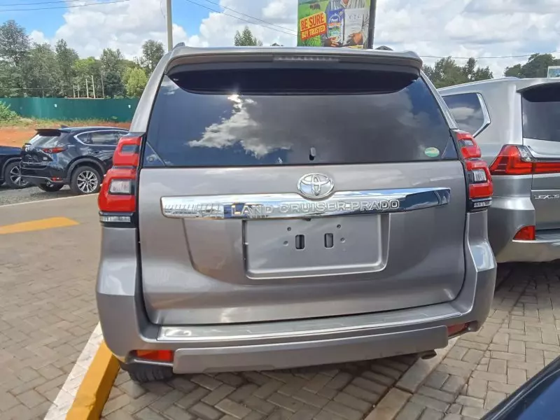 Toyota Landcruiser Prado   - 2017