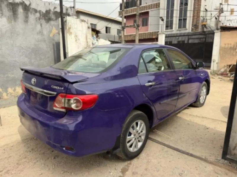 Toyota Corolla   - 2011