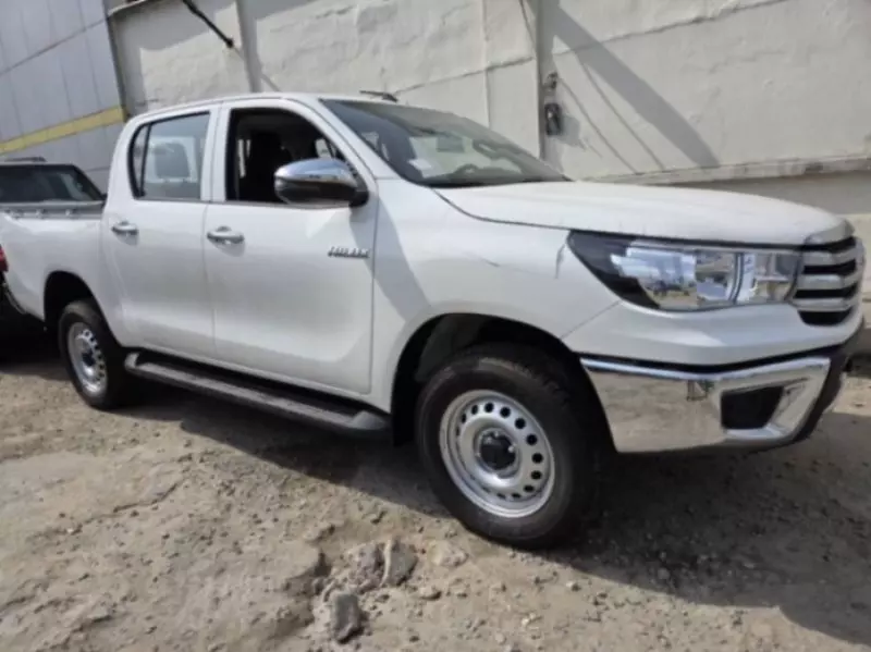Toyota Hilux    - 2023