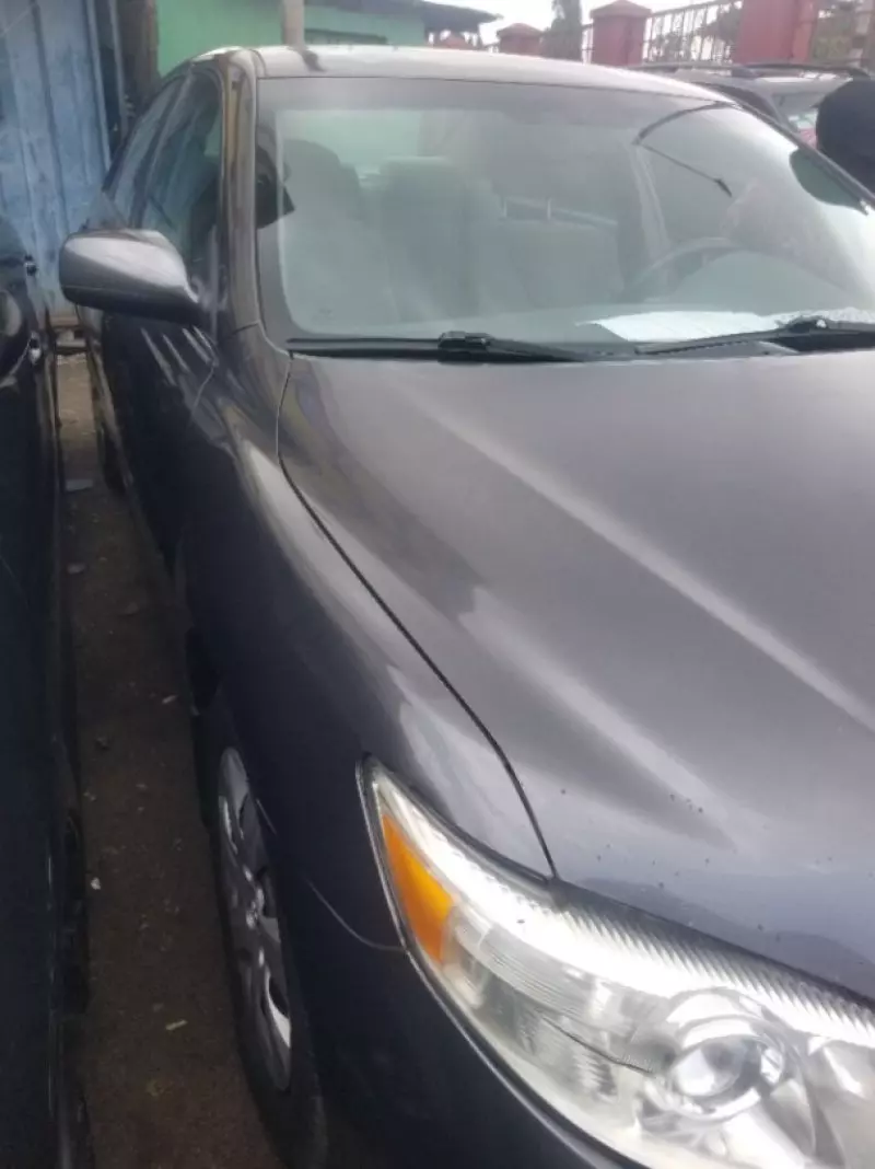 Toyota Camry   - 2010