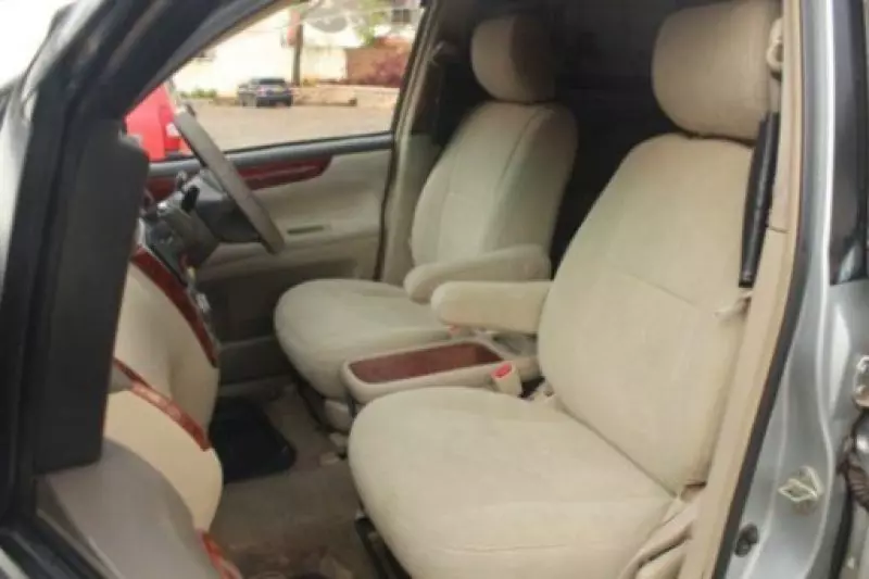 Toyota Ipsum   - 2004