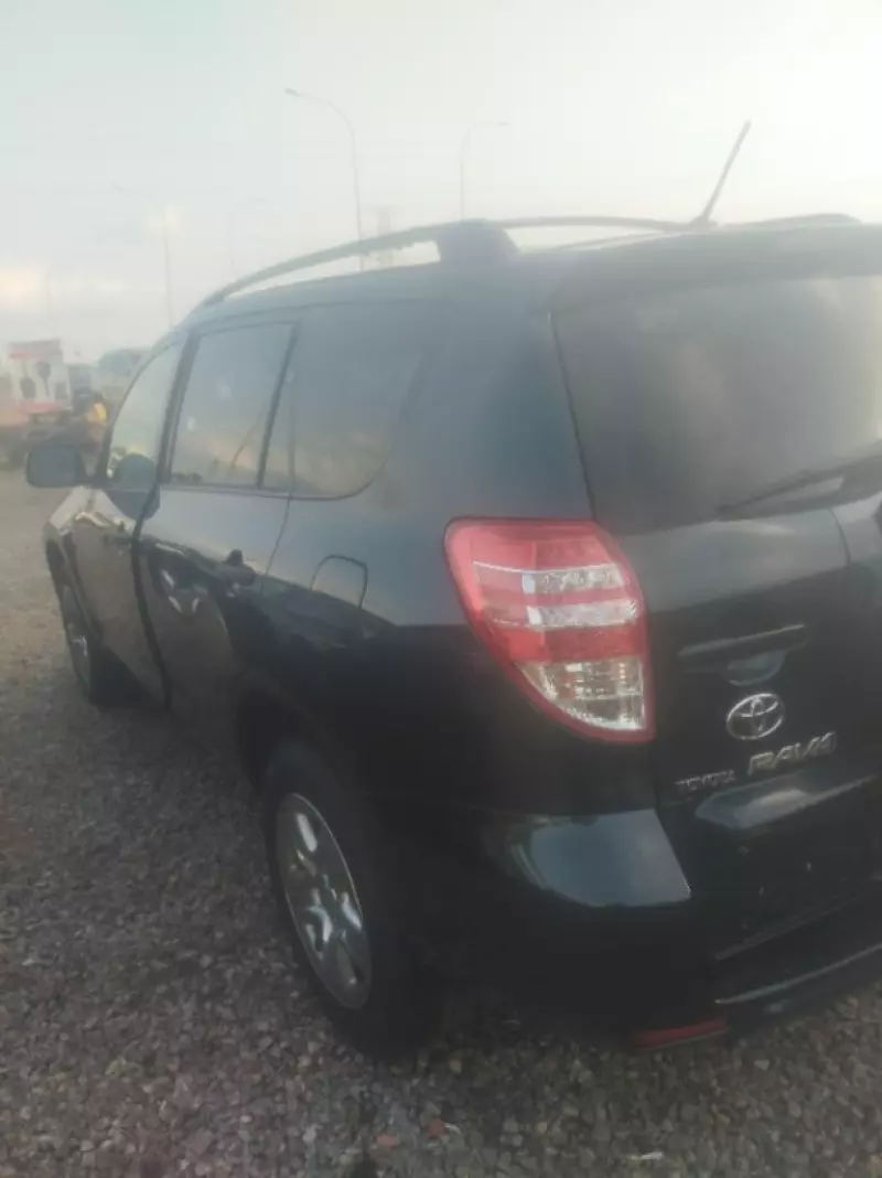 Toyota RAV 4   - 2010