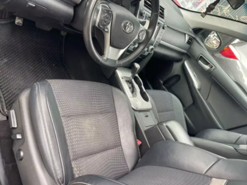 Toyota Camry   - 2014