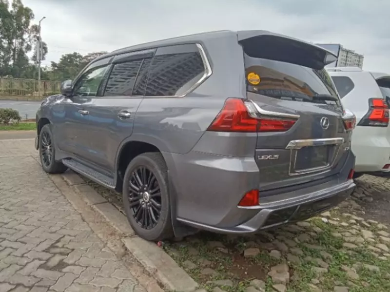 Lexus LX 570   - 2017