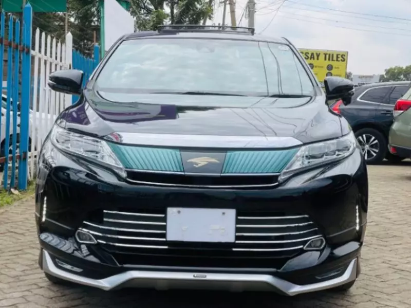 Toyota Harrier   - 2018