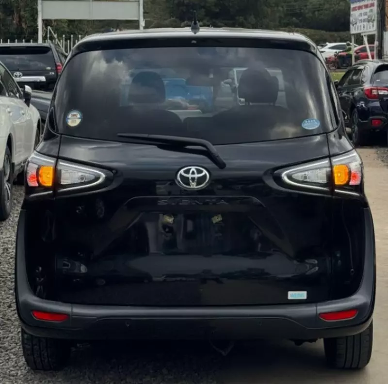 Toyota Sienta   - 2019