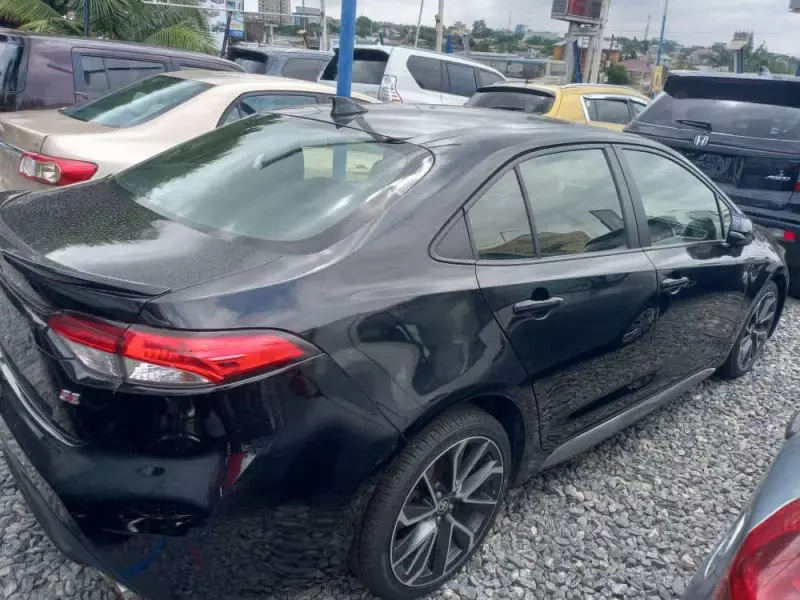 Toyota Camry   - 2020