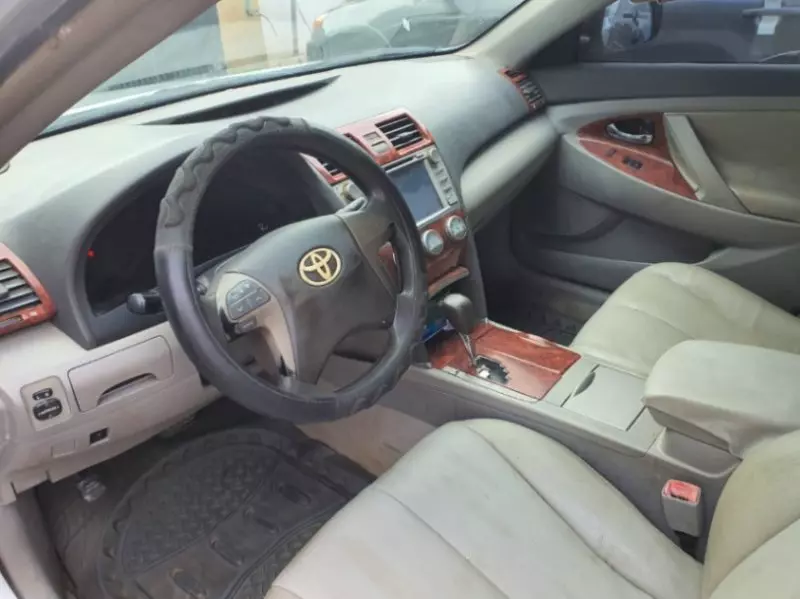 Toyota Camry   - 2011