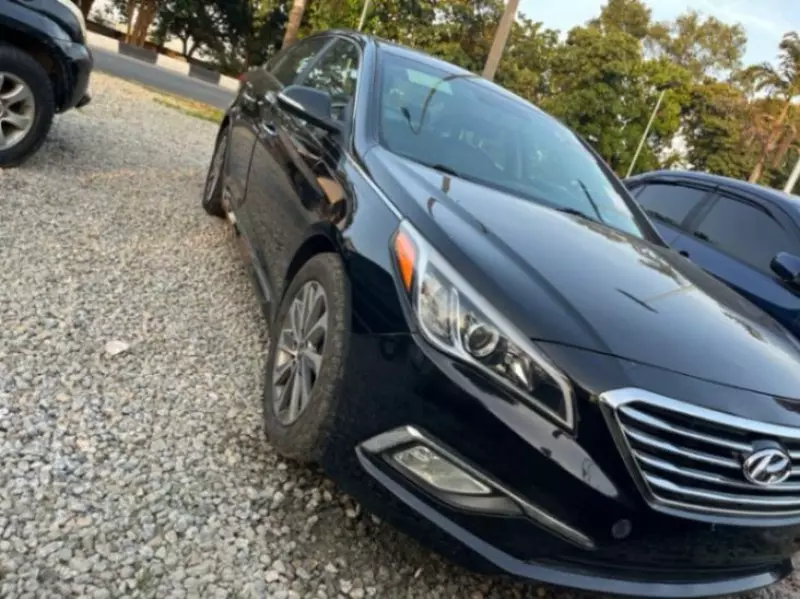 Hyundai Sonata   - 2015