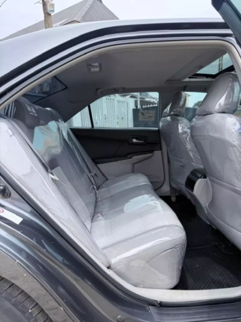 Toyota Camry   - 2012
