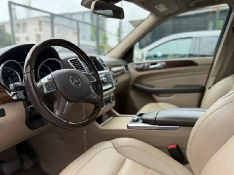 Mercedes-Benz ML 350   - 2012