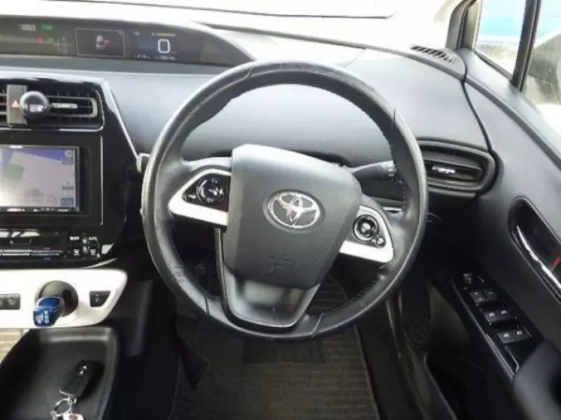 Toyota Prius   - 2018