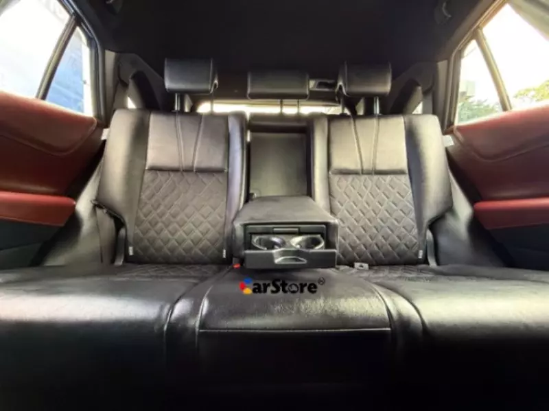 Toyota Harrier   - 2018