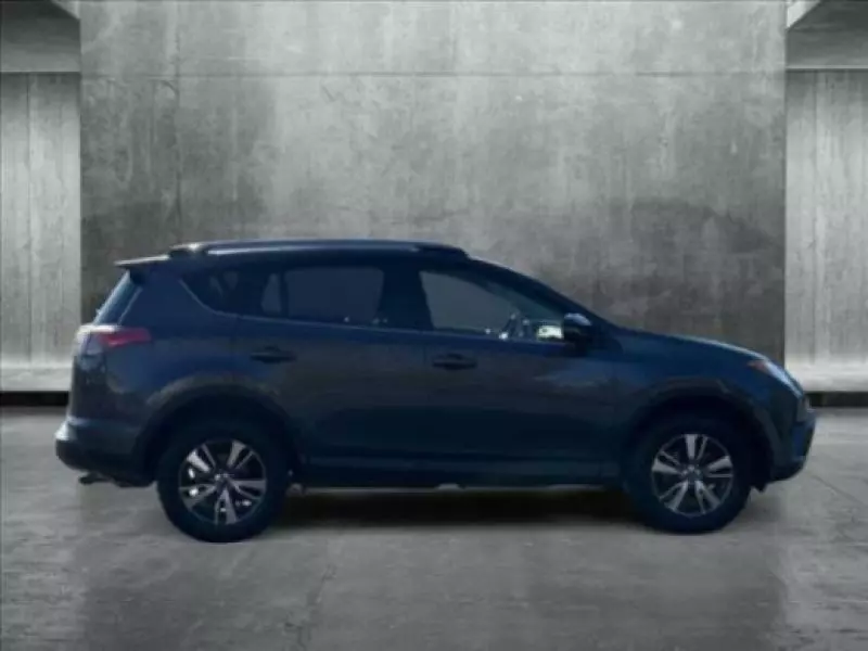 Toyota RAV4   - 2018