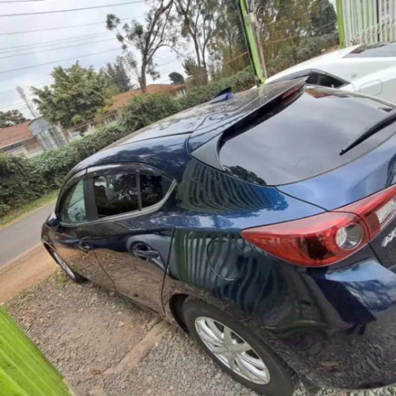 Mazda Axela    - 2018