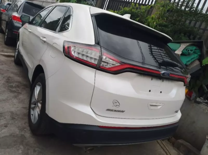 Ford Edge   - 2015