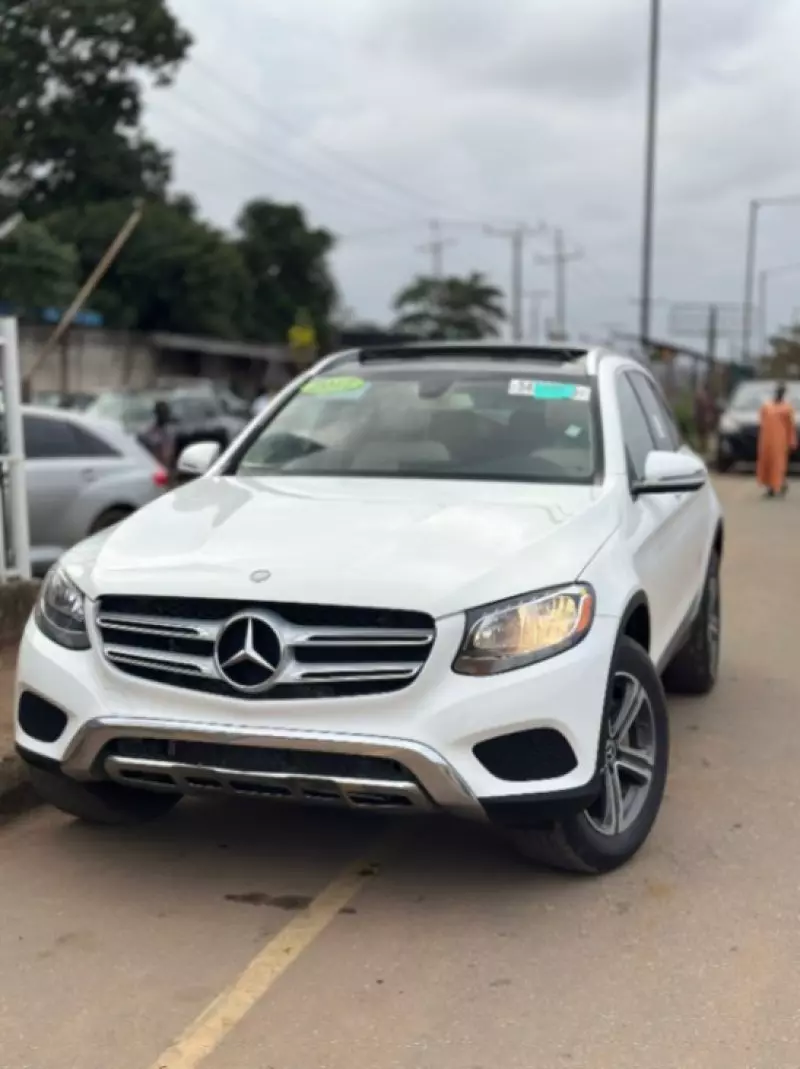 Mercedes-Benz GLC 300   - 2017