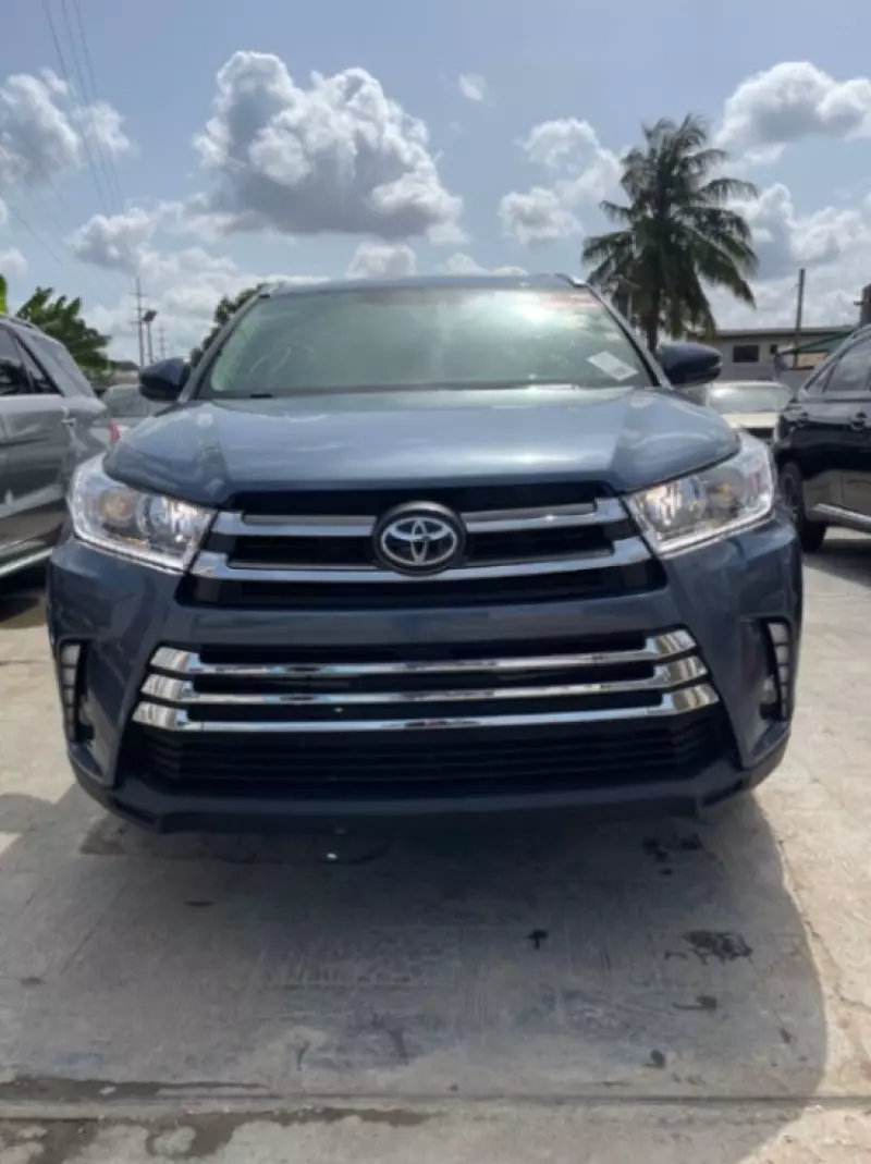 Toyota Highlander   -