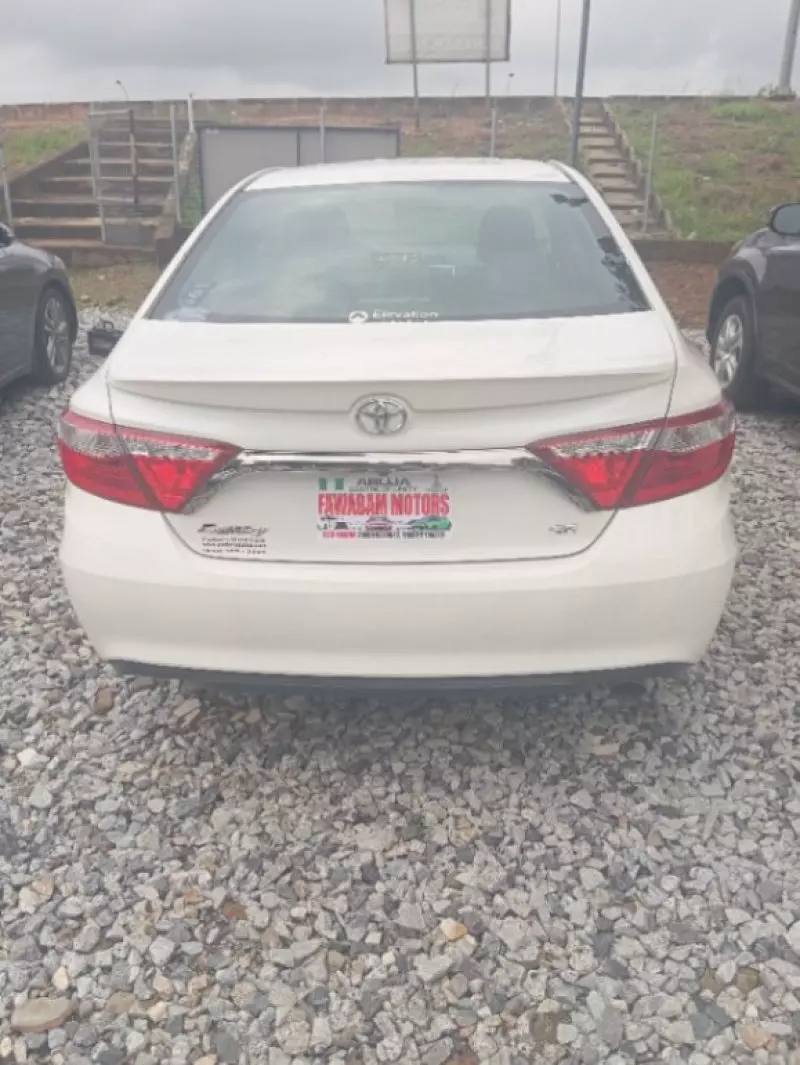 Toyota camry   - 2015