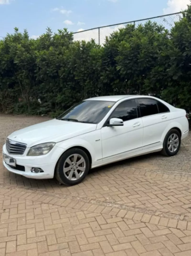 Mercedes-Benz C200   - 2009