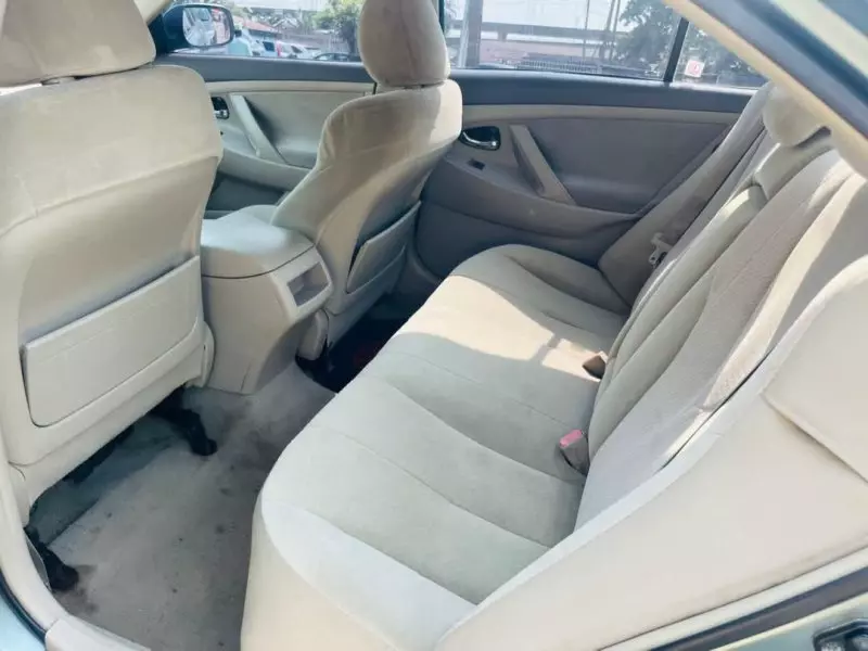 Toyota Camry   - 2011