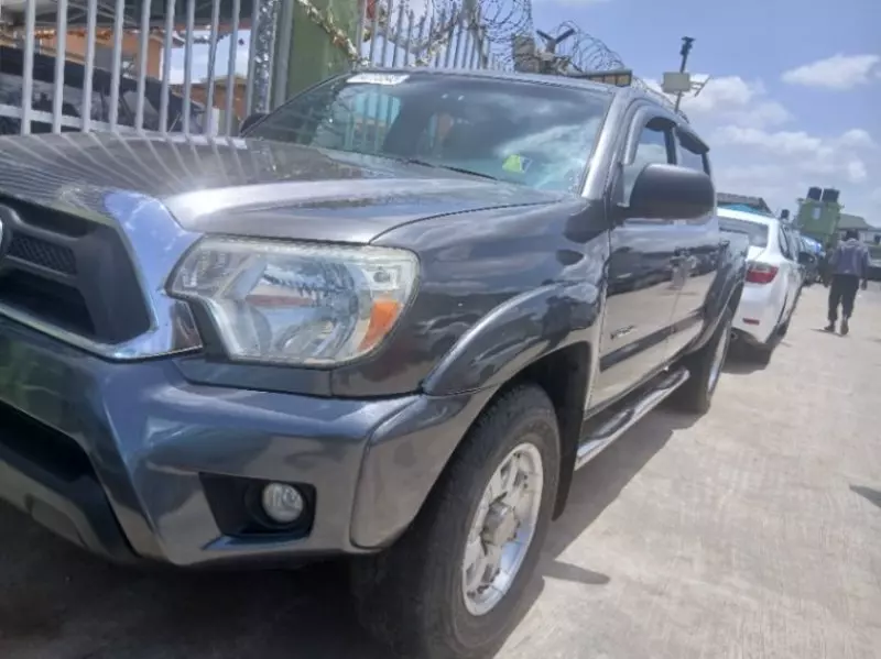 Toyota Tacoma   - 2012