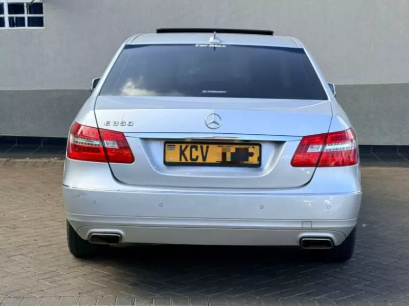 Mercedes-Benz E350 - 2012