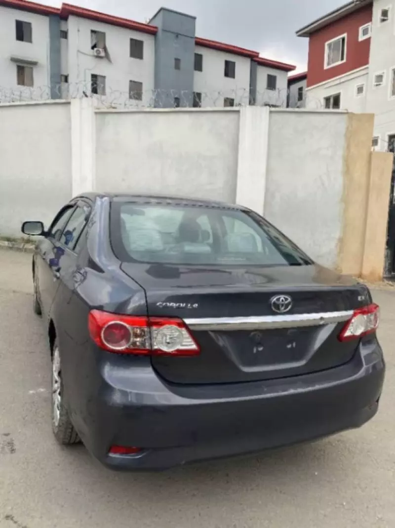 Toyota Corolla   - 2011