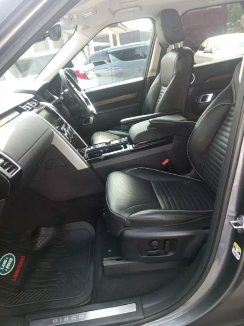 Land Rover Discovery   - 2017
