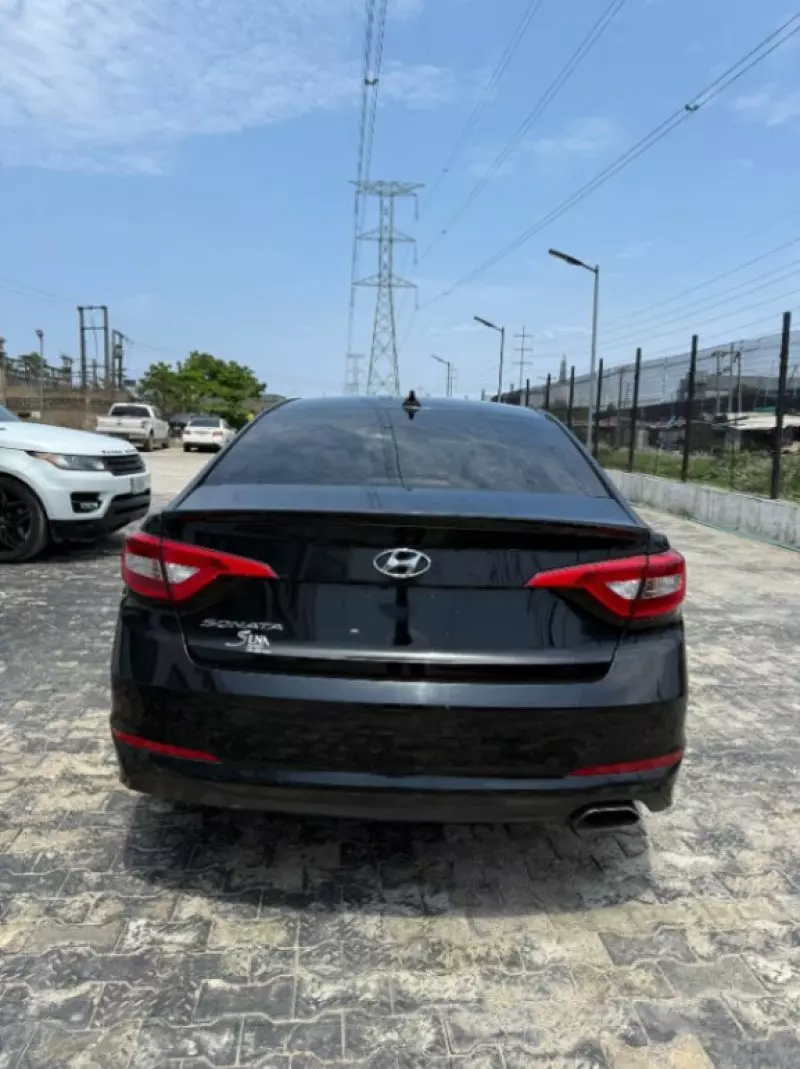 Hyundai Sonata   - 2015