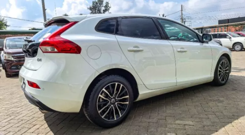 Volvo V40   - 2018