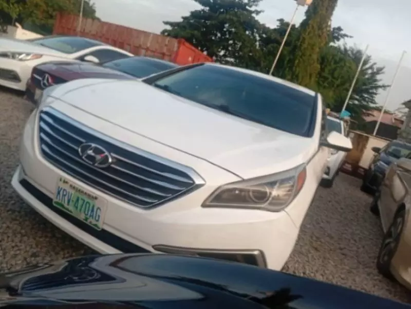 Hyundai Sonata   - 2016