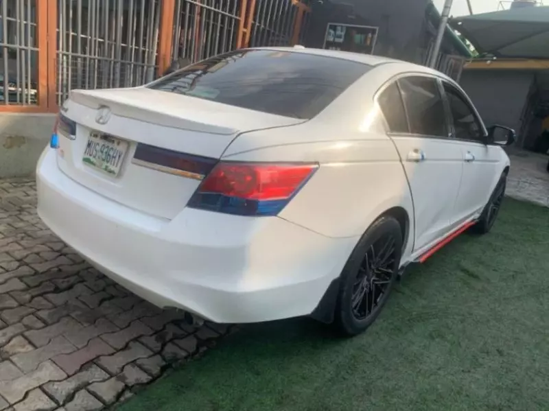 Honda Accord   - 2012