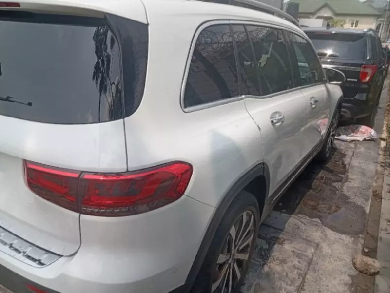 Mercedes-Benz GLB 250 - 2021