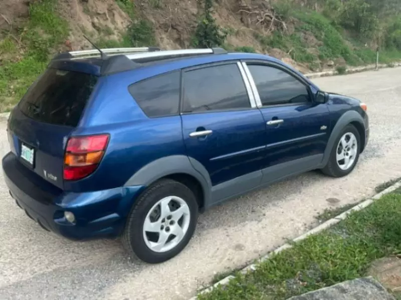 Pontiac Vibe   - 2005